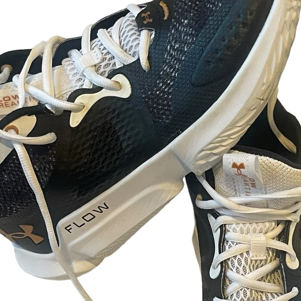 Under Armour. Sz 9.5 Women. Athletic Shoes/Trainers/Sneakers. Great condition - Picture 7 of 13